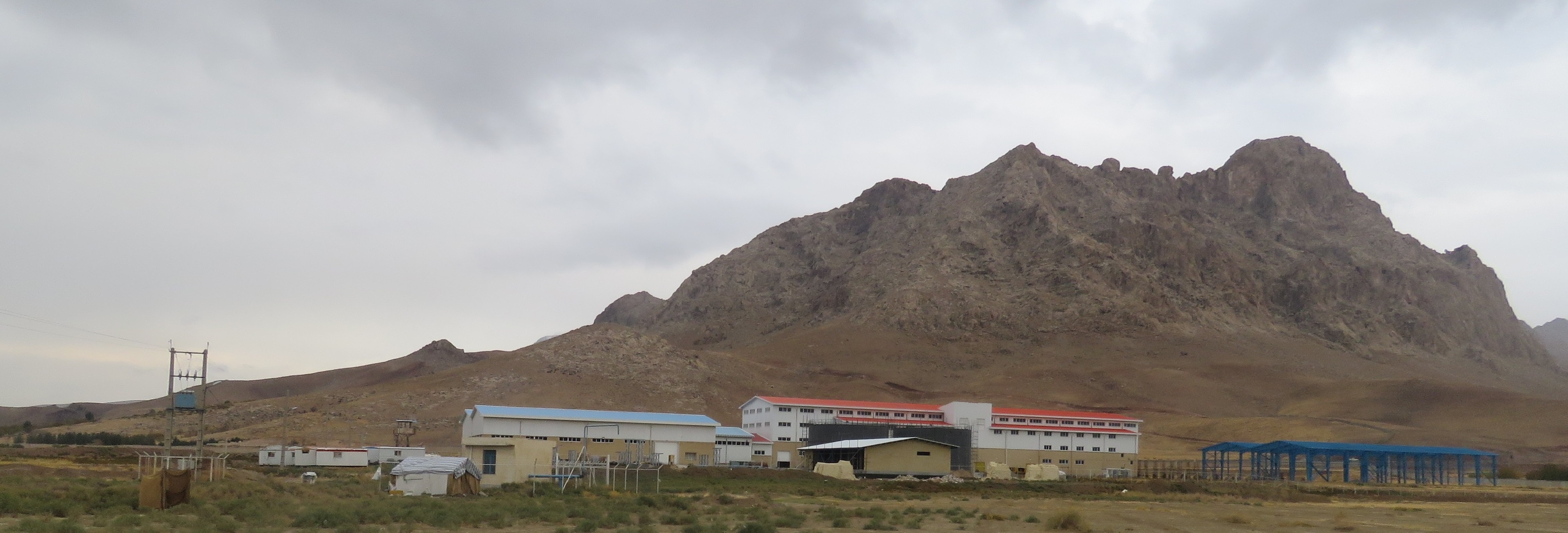 نمای ضلع غربی پروژه بیستون نمای ضلع غربی پروژه بیستون||||2096||||گالری صفحه اصلی