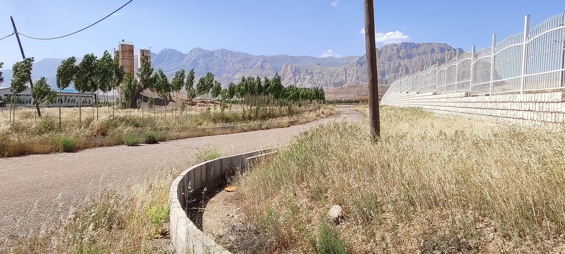 نمای ضلع غربی پروژه بیستون نمای ضلع غربی پروژه بیستون||||2096||||گالری صفحه اصلی