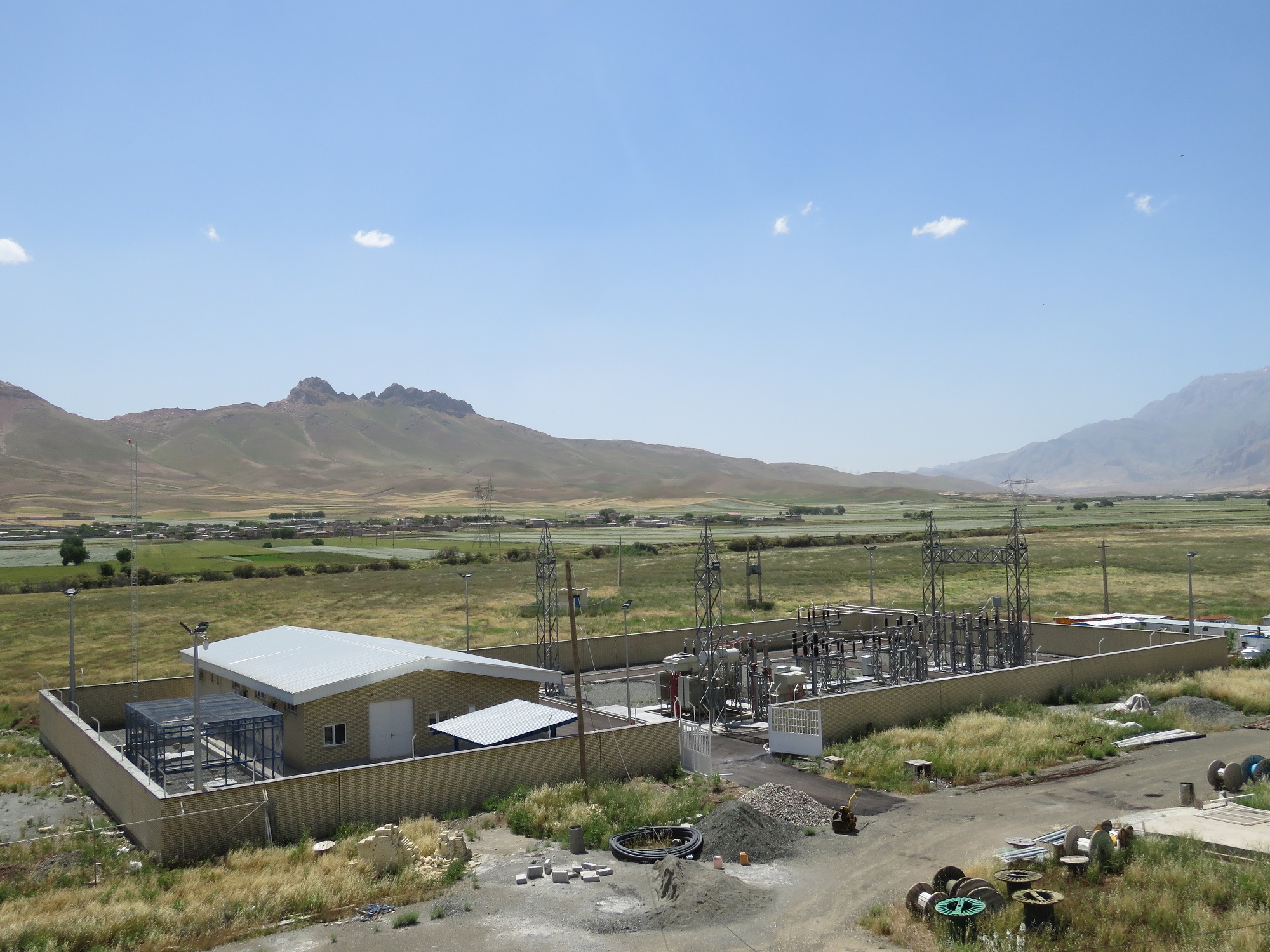 نمایی از فرآیند تکمیل و پیشرفت 94 درصدی احداث پست برق 63/20KV پروژه نمایی از فرآیند تکمیل و پیشرفت 94 درصدی احداث پست برق 63/20KV پروژه||||2124||||گالری صفحه اصلی
